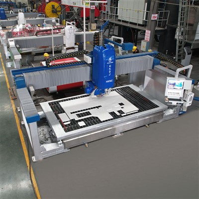 5osá CNC pila